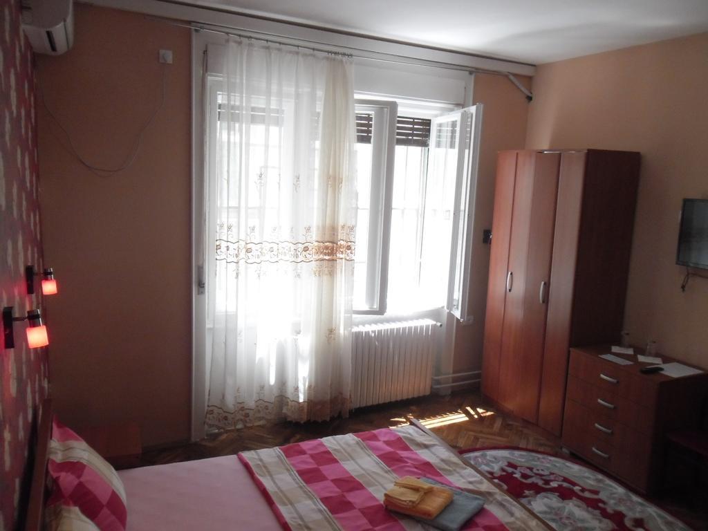 Family Top Rooms Bela Lada Sobe Novi Sad Værelse billede