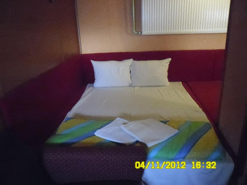 Family Top Rooms Bela Lada Sobe Novi Sad Værelse billede