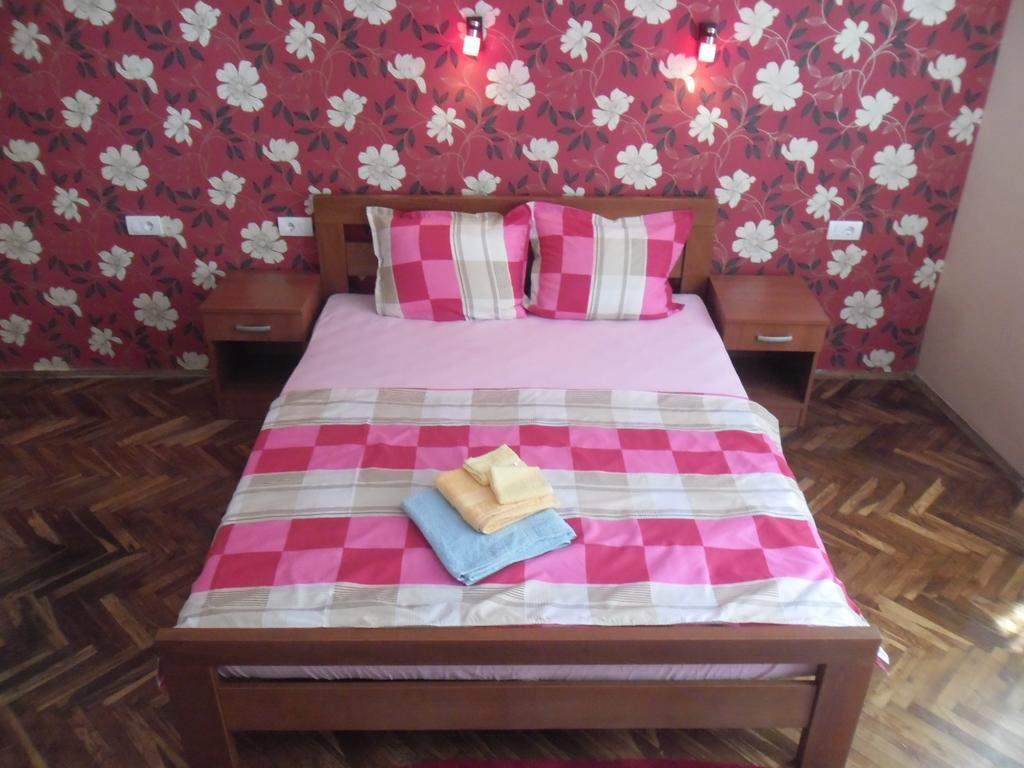 Family Top Rooms Bela Lada Sobe Novi Sad Værelse billede